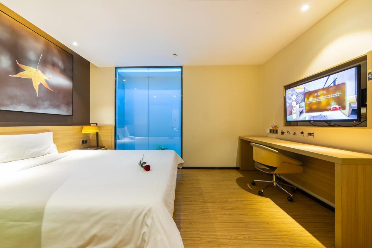 Iu Hotel Chongqing Jiefangbei Exterior photo