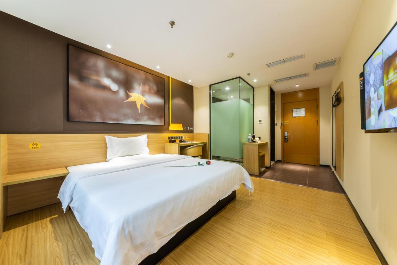 Iu Hotel Chongqing Jiefangbei Exterior photo