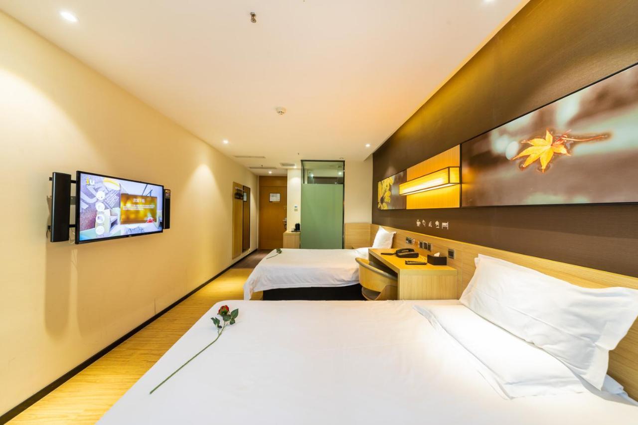Iu Hotel Chongqing Jiefangbei Exterior photo