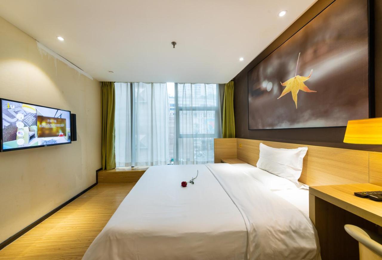 Iu Hotel Chongqing Jiefangbei Exterior photo