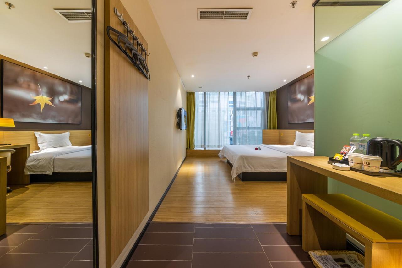 Iu Hotel Chongqing Jiefangbei Exterior photo