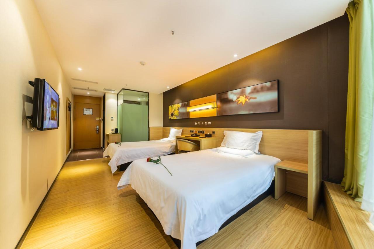 Iu Hotel Chongqing Jiefangbei Exterior photo